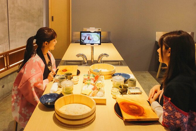 Popular Sushi Making Class near Tokyo Tower - Price, timing, and group size