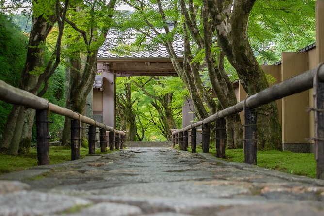 Private car tour Let's uncover secrets of majestic Kyoto history - Seven hours, eight possible stops, and realistic planning