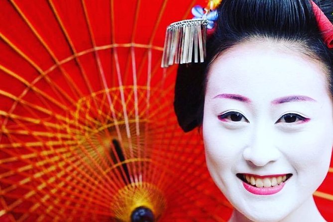 Private Dinner with Maiko and Geiko in Kyoto - Entering a Kyoto Ochaya at 6:00 pm