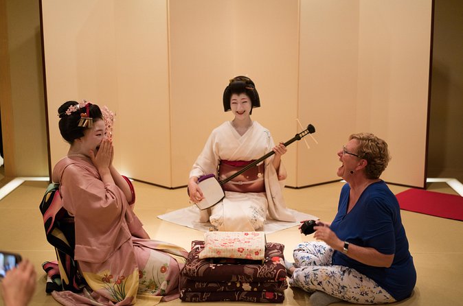 Private Dinner with Maiko and Geiko in Kyoto - Why the Private Format Matters