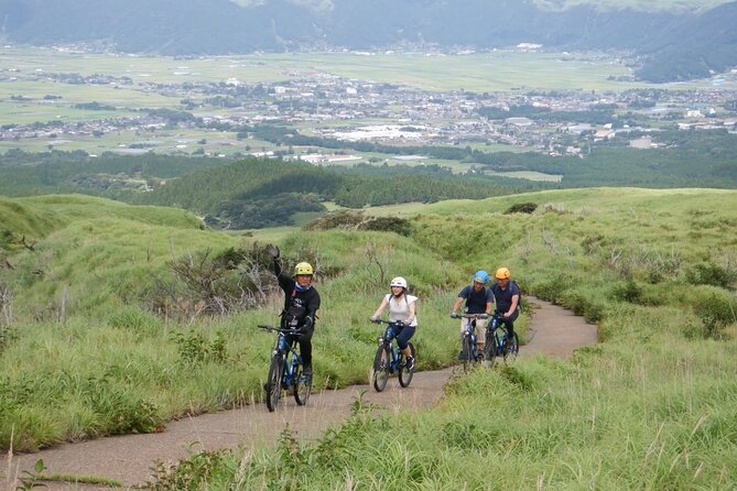 Private E-MTB guided cycling around Mt. Aso volcano & grasslands - Lunch, drinks, and what to bring