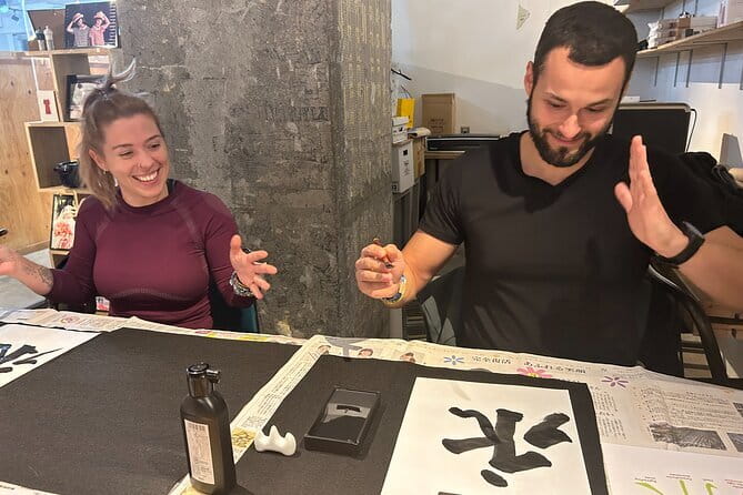 Private Hiroshima Calligraphy: Create Your Own Kanji Art Souvenir - Step 1: Ten minutes of Kanji and calligraphy background