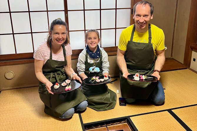 Private Mochi Sweets Making class near Shibuya area - Sakura’s introduction to mochi culture