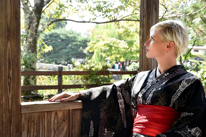 Private photo shoot & walk in Kyoto - Professional photo shoot - A photographer who helps you look natural
