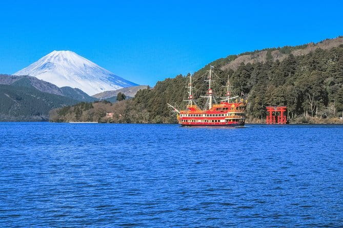 Private Tour - Hakone Day Trip! A Tour to Explore All Must-Sees! - Hakone Shrine and the famous lake torii