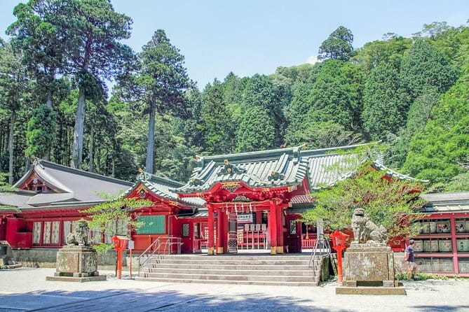 Private Tour - Hakone Day Trip! A Tour to Explore All Must-Sees! - Lake Ashi by pirate ship