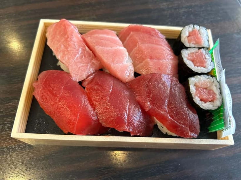 Private Toyosu & Tsukiji Market Adventure with Tuna Auction - Sushi breakfast before the city gets busy