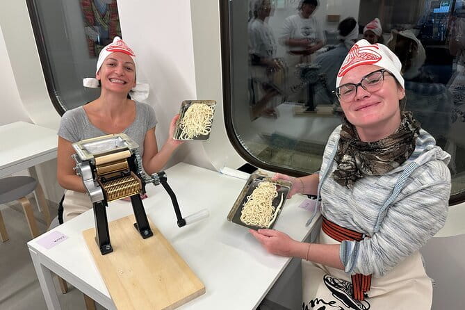 Ramen Cooking Class at Lake Kawaguchiko (Short Course) - Boiling fresh noodles and eating with Mt. Fuji views