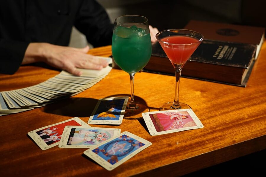 Sailor Moon Tour in Azabujuban, Tokyo - Recreating anime scenes on ordinary streets