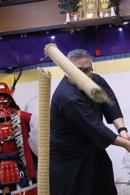 Samurai Armor & Sword experience with phot near Osaka Castle - What the sword lesson teaches