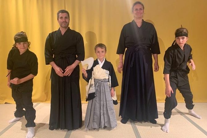 Samurai Sword Experience (Family Friendly)at SAMURAI MUSEUM TOKYO - Learning the katana movements
