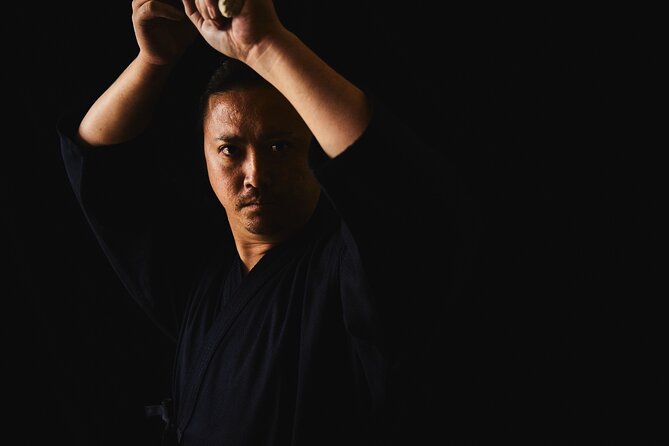 Samurai Training Experience KENDO in Osaka - Entering a real Osaka dojo