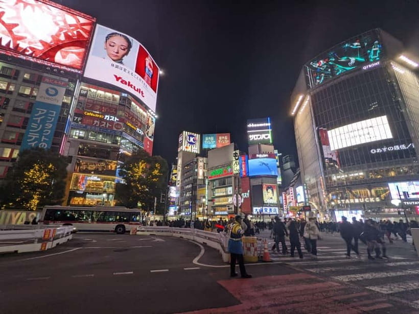 Shibuya: Pachinko Gaming Experience - Starting at Hachiko and finding the guide