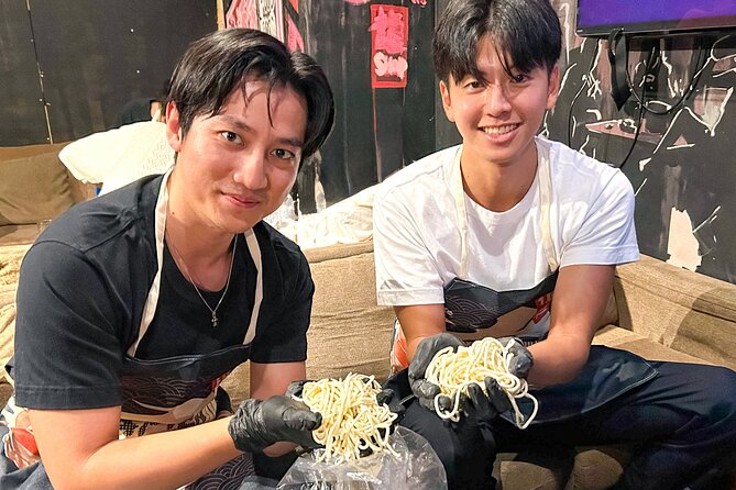 Shibuya: Ramen Dojo Tokyo | Make All 3 (Tonkotsu/Shoyu/Miso) - First 10 minutes: briefing and kitchen setup