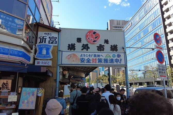 Shinjuku: Food Tour – 15 Dishes & 3 Drinks at 4 Eateries - Golden Gai for small bars and shared conversation