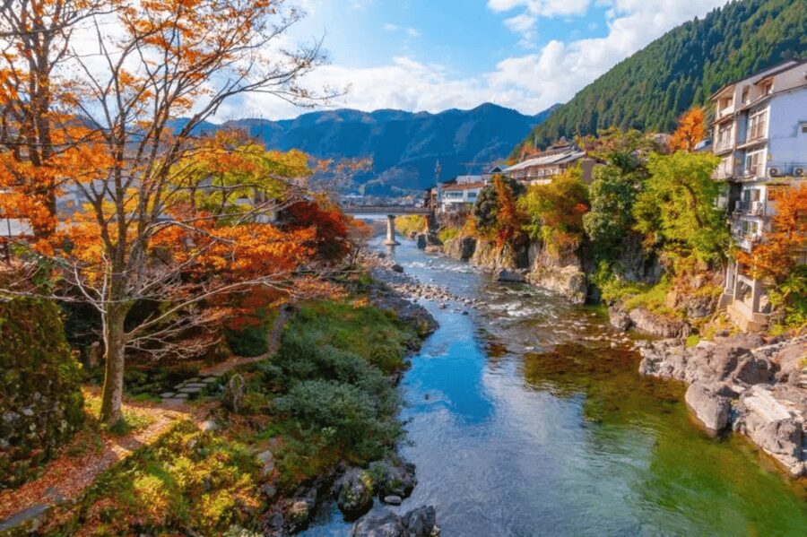 Shirakawago&HidaTakayama&GujoHachiman 1 Day Tour from Nagoya - The Long Ride Back to Nagoya