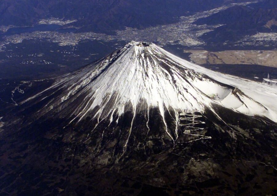 Sightseeing Day Trip to Mount Fuji and Hakone Green Number - Lake Kawaguchi, Oishi Park, and the best Fuji photographs