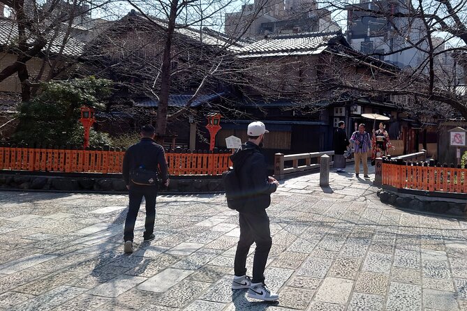 Start from Kyoto Station: Early Morning E-Bike Tour with Kyotoite - Starting at Kyoto Station and getting comfortable on the bike