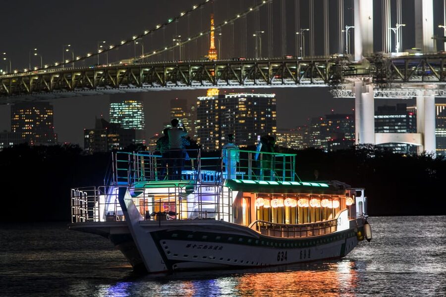 Sumida River: Japanese Traditional Yakatabune Dinner Cruise - Why this dinner cruise feels different from a normal Tokyo night out