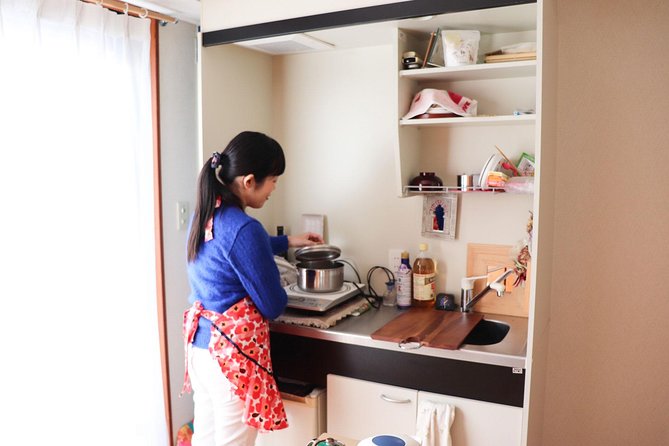 Sushi or Traditional Japanese Cuisine in a Kyoto Home with Emika - Obanzai cooking and the value of seasonal food