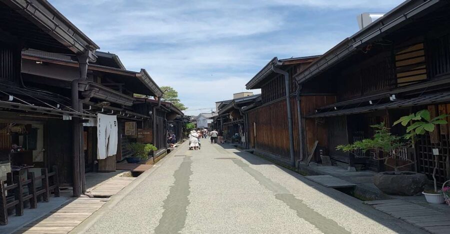 Takayama: Edo-Period Old Town Walking Tour - Why Takayama’s old streets need a little explaining