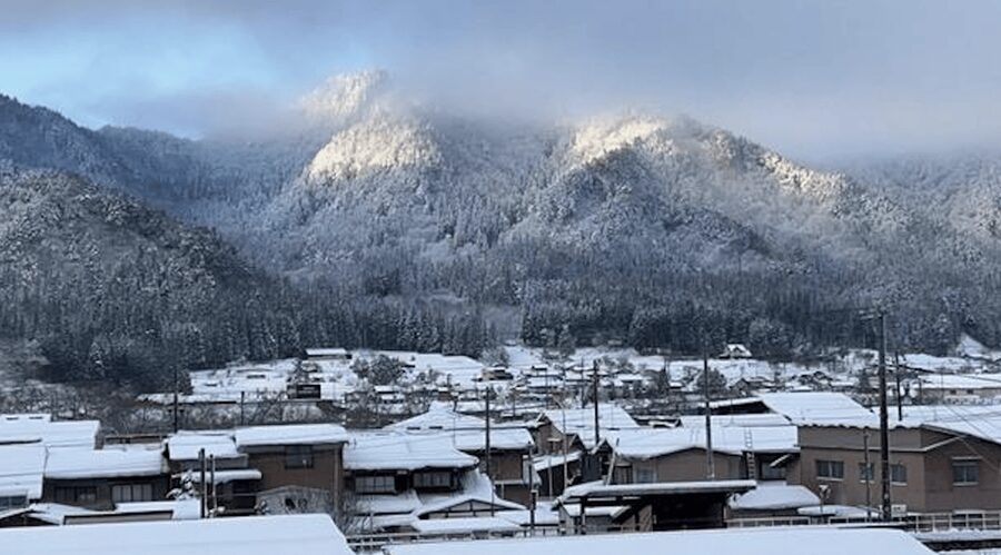 Takayama Private Custom Tour with Local Guide - The value of Yuko, Tomo, and a private route