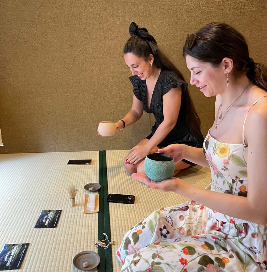 Tea Ceremony Experience in a Private Tea Room in Shibuya - A small private room with a different side of Shibuya