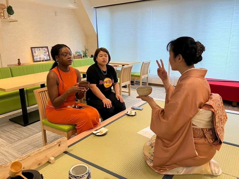 Tea ceremony experience in Japanese-style room 60min - Group size, age, and comfort