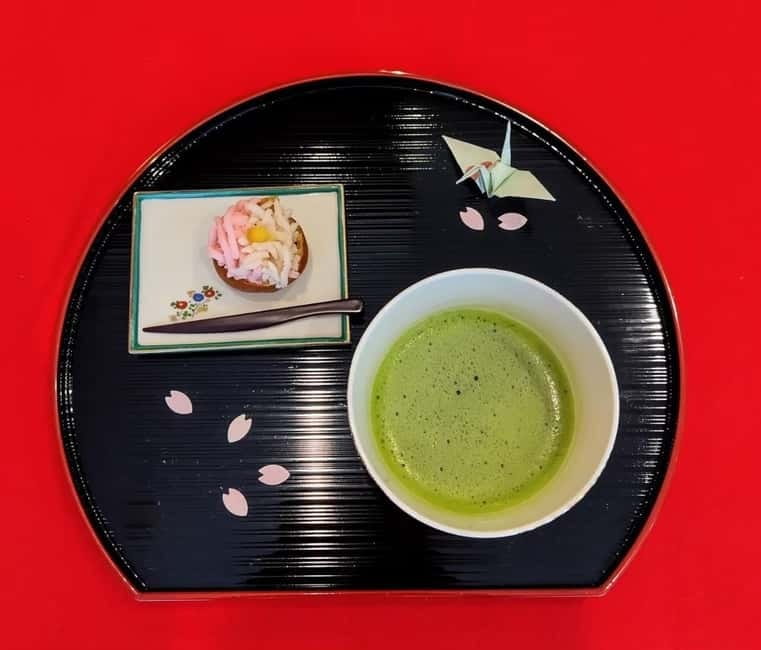 Tea ceremony experience in Japanese-style room 60min - Choosing a bowl with a story