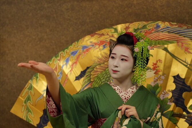 The Art of Geisha: Exclusive Show & Gion Walking Tour - A short walk through Kyoto’s Gion district