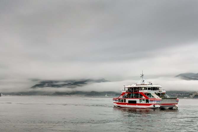 The Peace Memorial to Miyajima : Icons of Peace and Beauty - What the guides add to the day