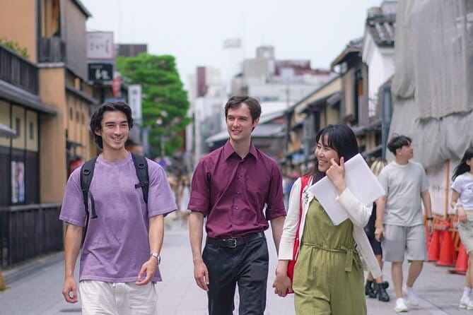 The Way of Tea: Kyoto Crafts, Hidden Temples & Wabi-Sabi Walk - Gion and the first taste of tea culture