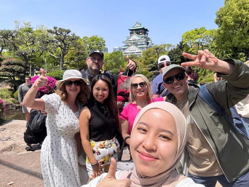 (Ticket Included) Explore Osaka Castle & Museum of History - Walking from the museum to the castle grounds