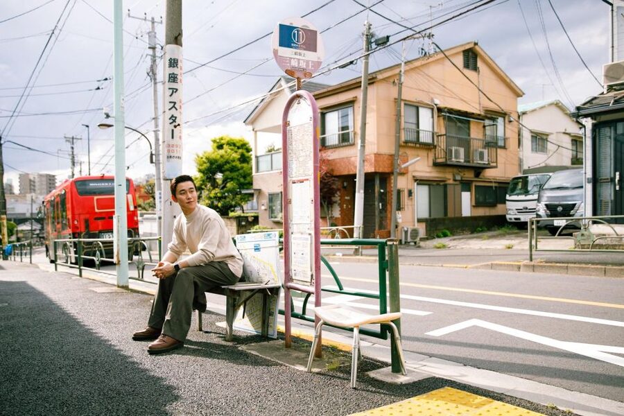 Tokyo: 1-Hour Private Photoshoot - Choosing between Sensoji, parks, crossings, and towers
