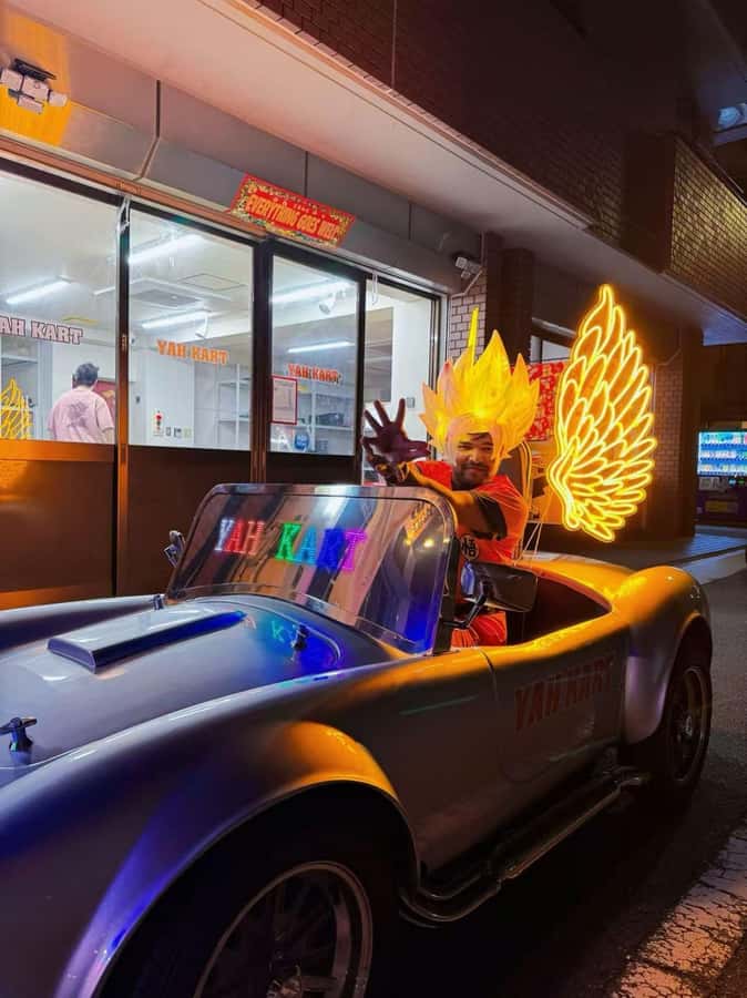 Tokyo: Akihabara/Asakusa Go-Karting Tour (including guide) - Kaminarimon and the Asakusa contrast