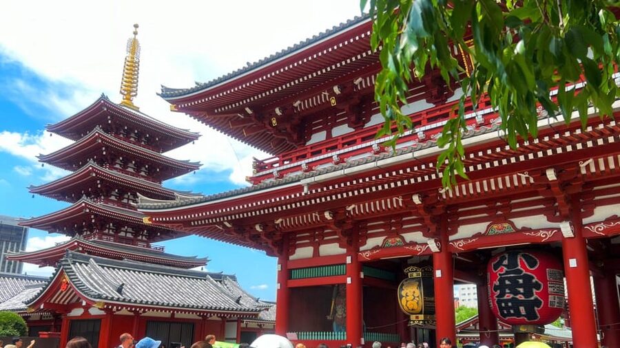 Tokyo: Asakusa and Tokyo’s Oldest Temple Senso-ji Tour - Why this short Asakusa walk works