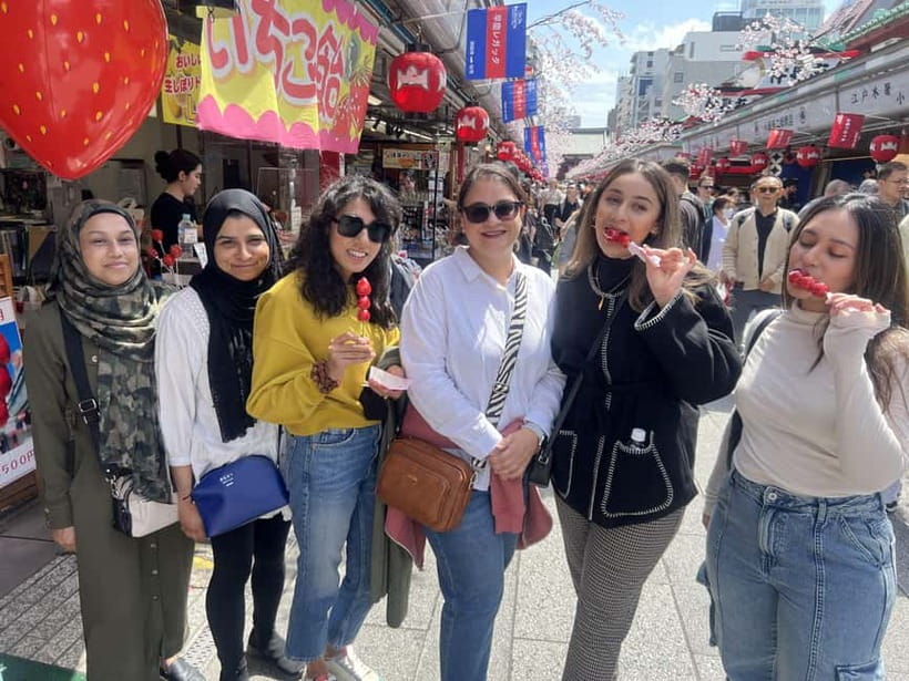 Tokyo: Asakusa and Tokyo’s Oldest Temple Senso-ji Tour - Nakamise Street and the taste of Asakusa