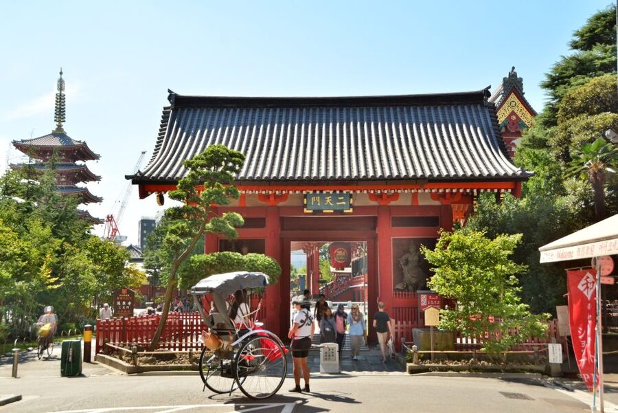 Tokyo: Asakusa Sightseeing Tour by Rickshaw - Guides, Photos, and the Personal Touch