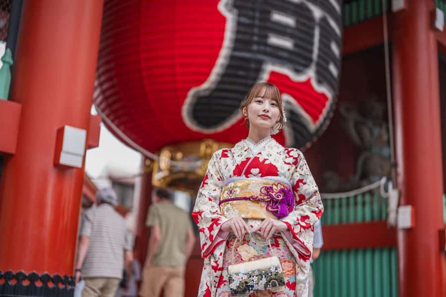 Tokyo Asakusa: Traditional Kimono Rental Experience at Wargo - Choosing your kimono and obi