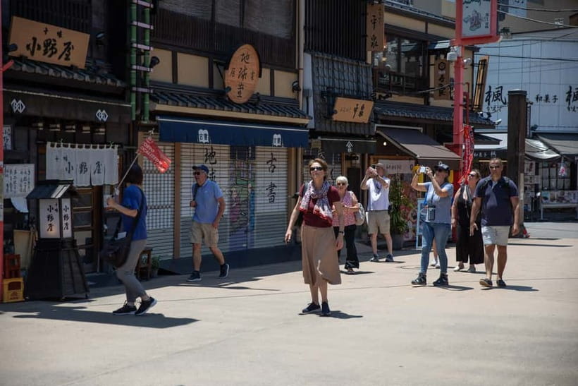 Tokyo: Asakusa Walking Tour with Sensoji Temple Visit - Asakusa Shrine and the meeting of two traditions