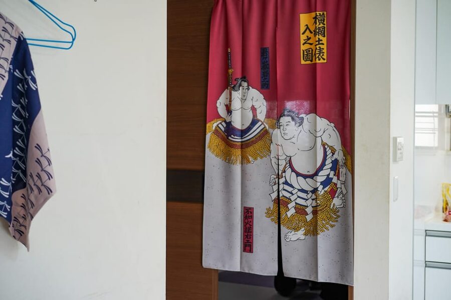 Tokyo: Authentic Sumo Wrestling Experience with Lunch - Should you book the sumo stable visit?