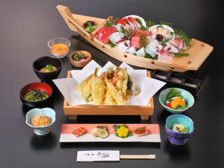 Tokyo Bay: Traditional Japanese Yakatabune Dinner Cruise - Why a yakatabune is a different kind of Tokyo night