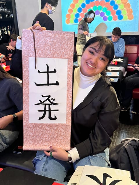 Tokyo: Calligraphy on Kanji Fan & Scroll with Drink - Why this calligraphy class works so well in Tokyo