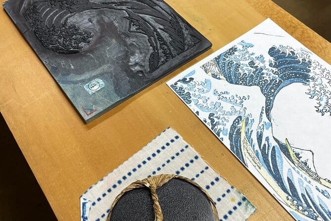 Tokyo: Calligraphy Workshop & Original T-Shirt Creation - Learning brush technique from a professional teacher