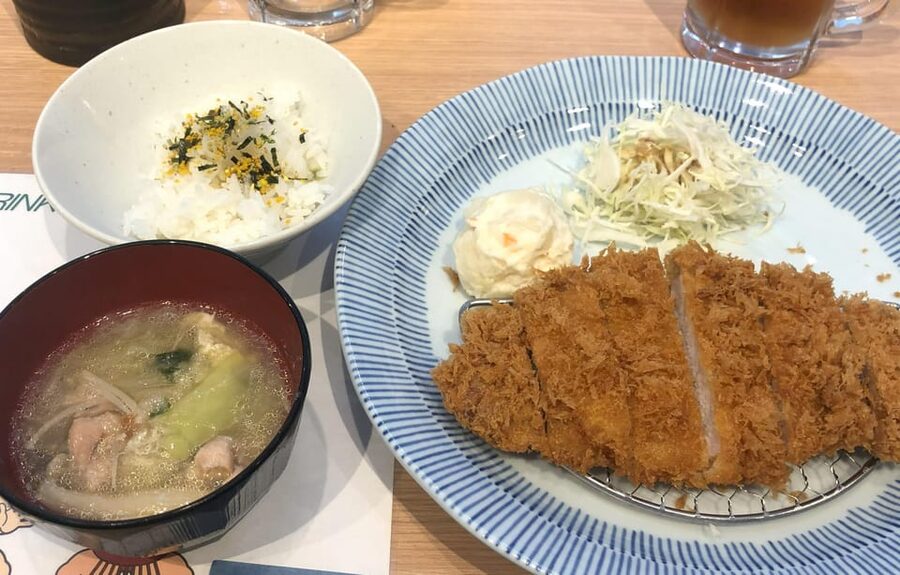 Tokyo: Challenge Sumo Wrestlers and Enjoy Meal - The sumo demonstration: serious skill with a friendly tone