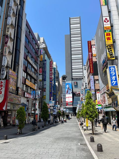 tokyo city walk tour visit Tokyo in one day - Shibuya at sunset and modern Tokyo
