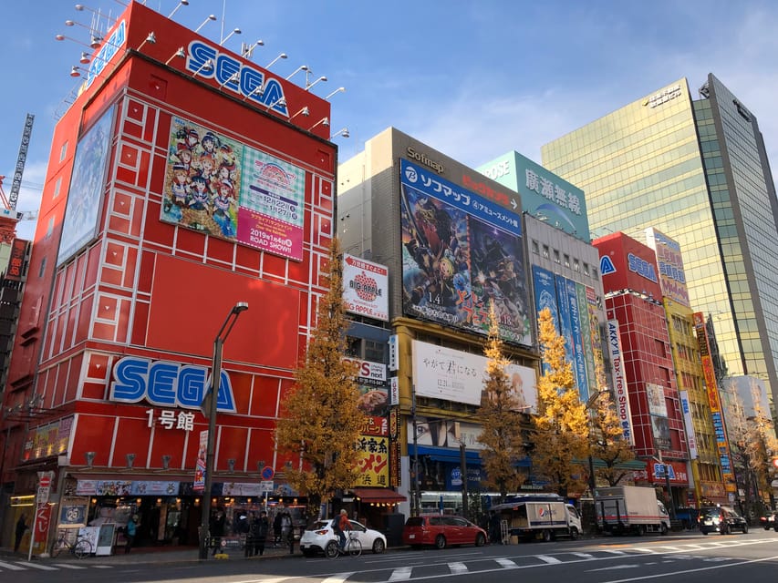 Tokyo: Customized Private Tour with a Local Guide - Shinjuku, from black markets to Golden Gai