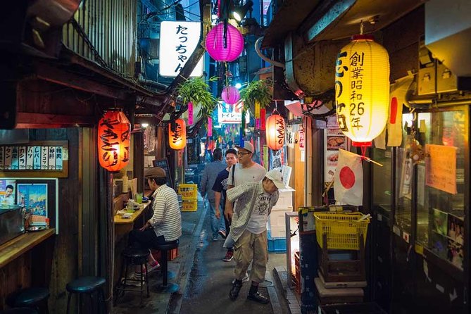 Tokyo Cyberpunk Street Photo Tour - Kabukicho: neon, crowds, and the first camera adjustments