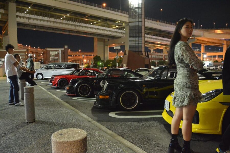 Tokyo: Daikoku JDM Car Meet Tour + LibertyWalk & Autobacs! - SuperAutobacs brings the car scene indoors