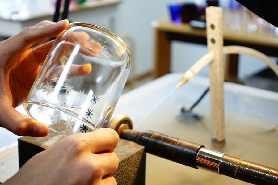 Tokyo: Edo Kiriko Traditional Glass Carving Class - Group size and personal attention